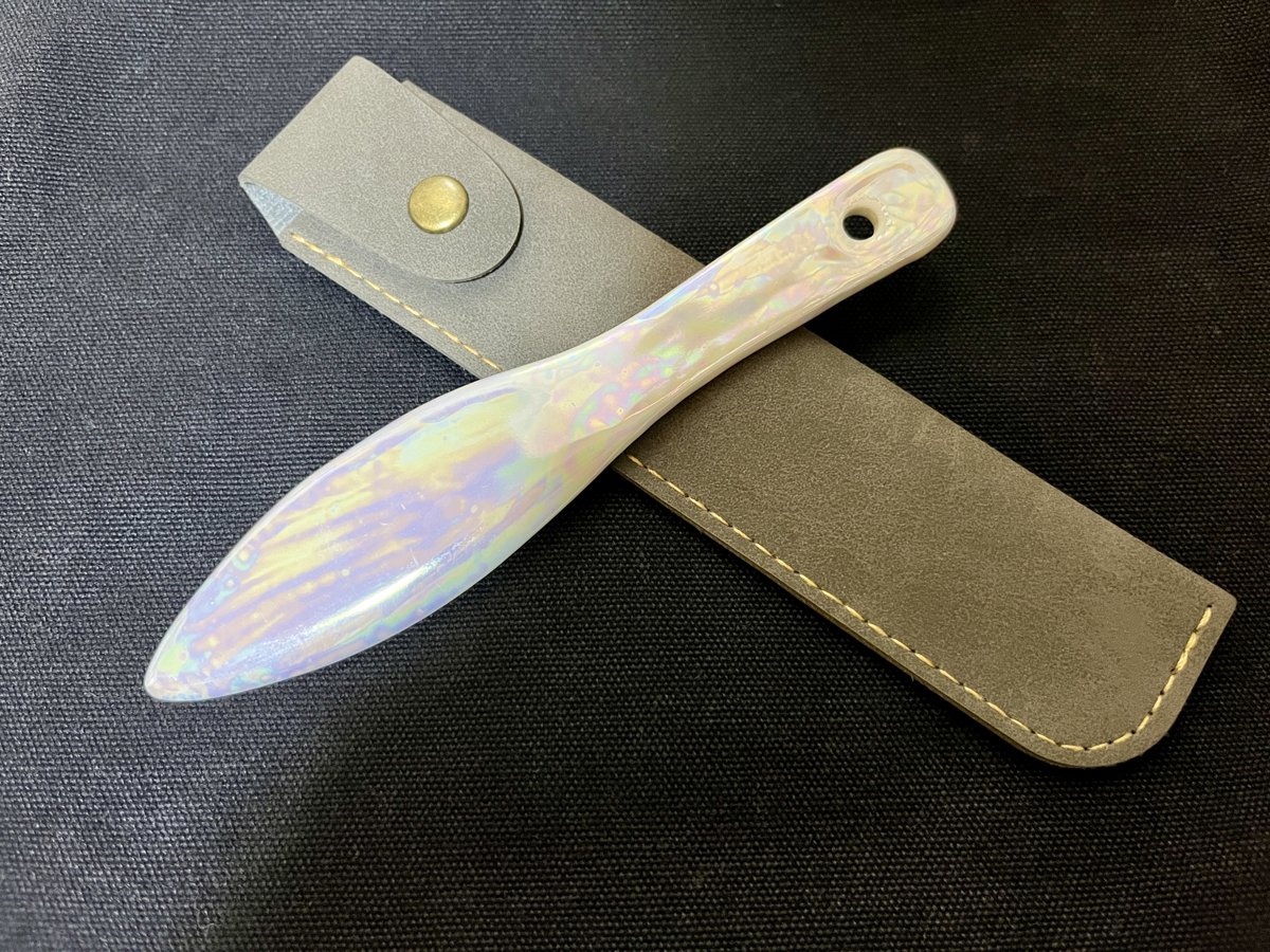副鼻腔まわりのケアに使用する陶器製のカッサ